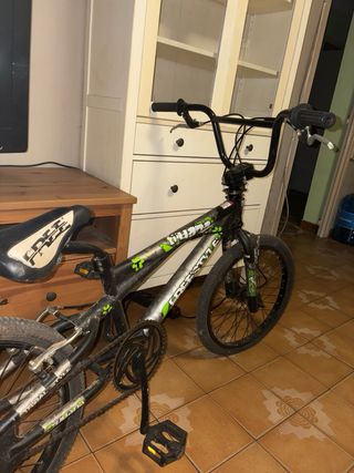 Bicicleta BMX Freestyle Negra