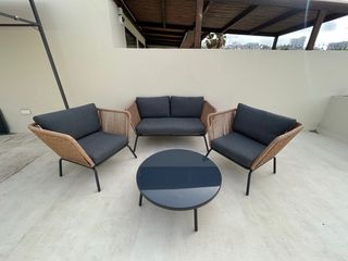 Juego de terraza con mesa
