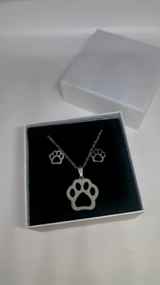 Conjunto Collar y Pendientes Huella Perro