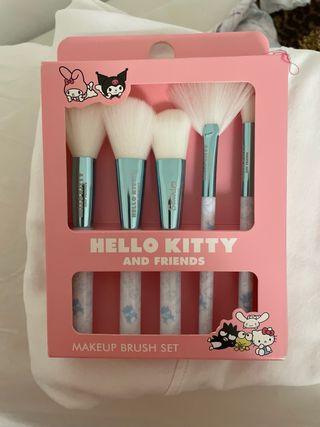 Set Brochas Maquillaje Hello Kitty 