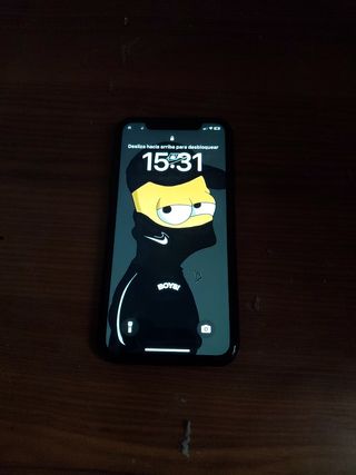 iPhone XR 64GB Negro y también se incluyen 5 funda