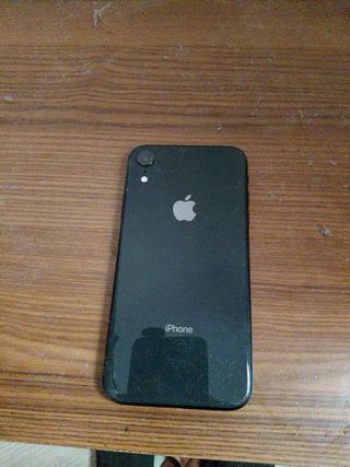 iPhone XR 64GB Negro y también se incluyen 5 funda