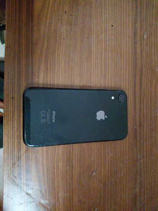 iPhone XR 64GB Negro y también se incluyen 5 funda