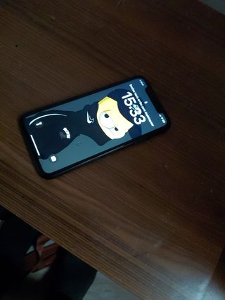 iPhone XR 64GB Negro y también se incluyen 5 funda