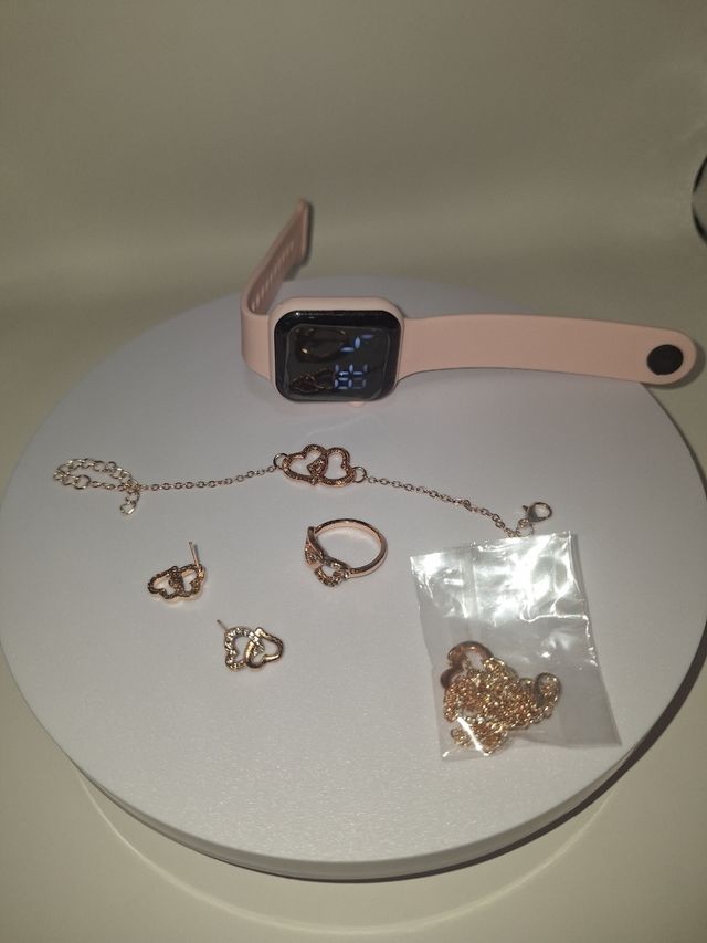 Set Orologio Smart e Gioielli Cuore
