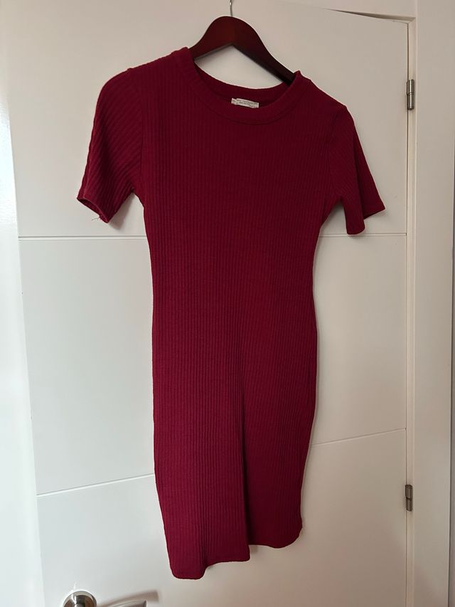 Vestido ajustado granate