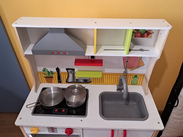 Cocina de juguete de madera