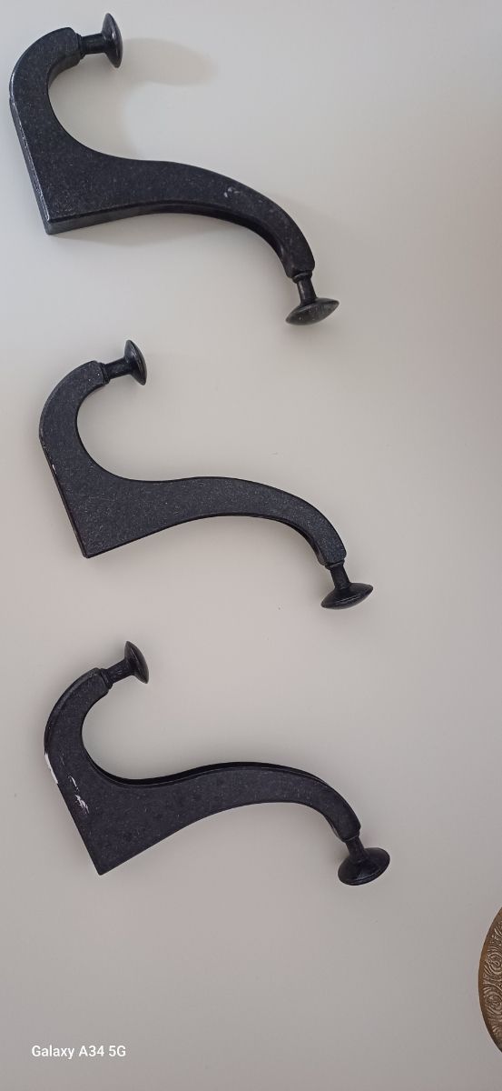 3 Perchas Ikea Negras Metálicas