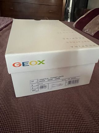 Zapatos Geox niña talla 37 charol