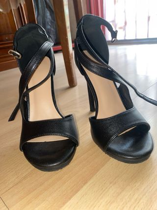 Scarpe con tacco eleganti nere