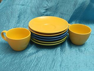 Juego de platos y tazas de café