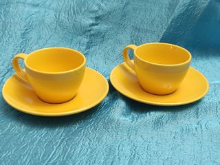 Juego de platos y tazas de café