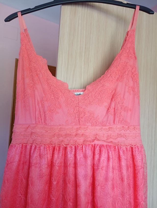 Vestido elegante color rosa.