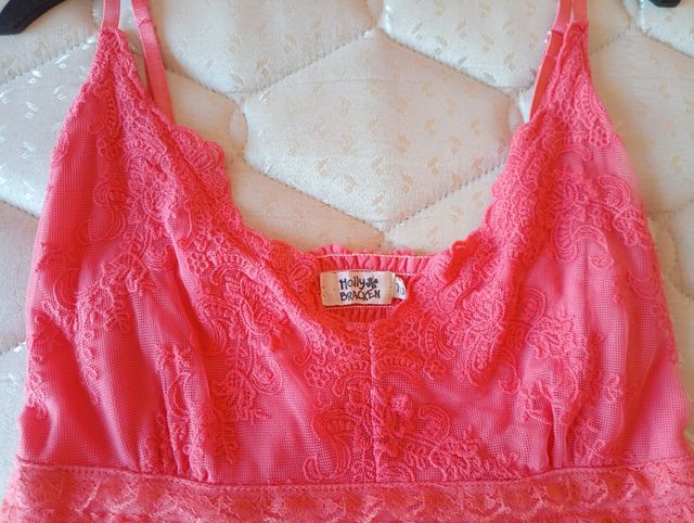 Vestido elegante color rosa.