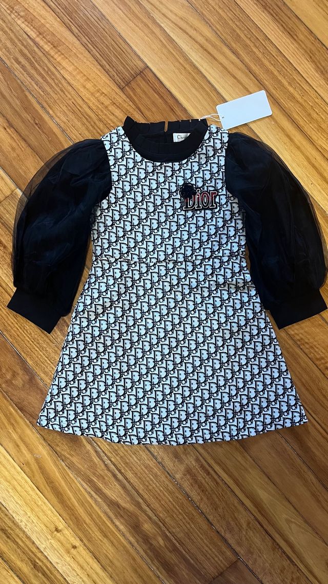 Vestido Dior niña con mangas de tul