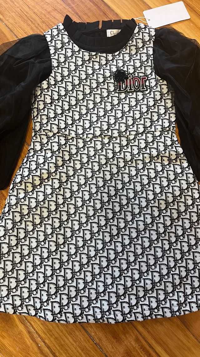 Vestido Dior niña con mangas de tul