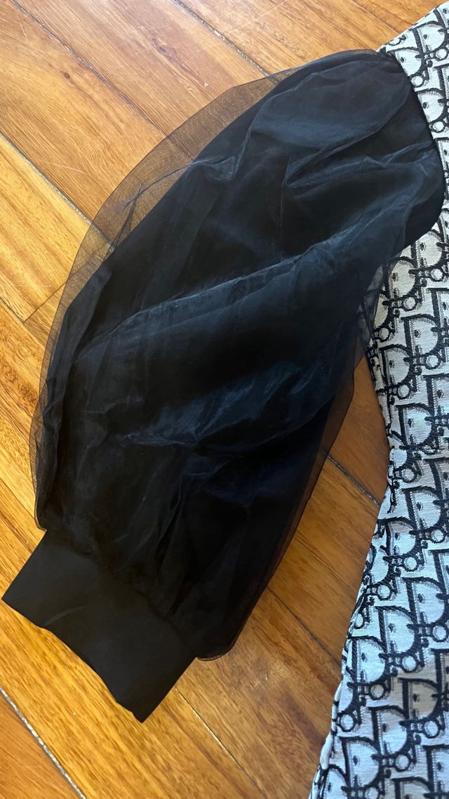 Vestido Dior niña con mangas de tul