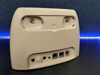 Router Tenda 4G06 4G VoLTE N300 RJ11 WiFi