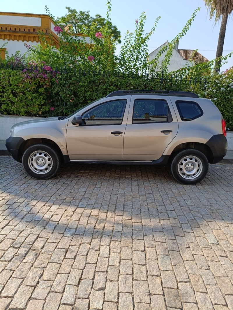 Dacia Duster 2012 - foto 1