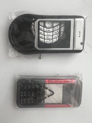 Custodie Nokia originali e vecchie
Sony Ericsson