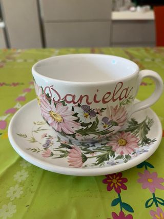 Tazza personalizzata a mano con fiori