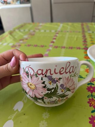 Tazza personalizzata a mano con fiori