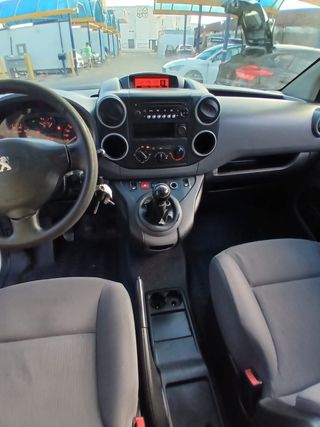 Peugeot Partner 2015 5999€