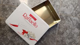 Cajas metálicas Valor y Raffaello