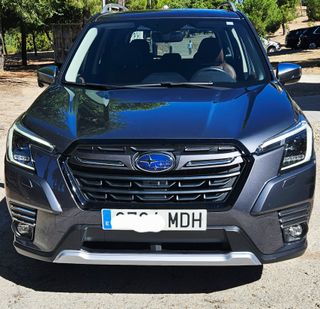 SUBARU Forester 2.0i Hybrid CVT Executive Plus