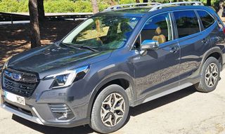 SUBARU Forester 2.0i Hybrid CVT Executive Plus