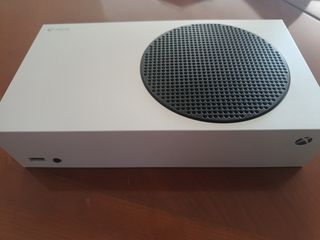 Xbox Series S Blanca + Control y Cables