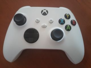 Xbox Series S Blanca + Control y Cables