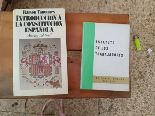 Introducción a la Constitución española + Estatuto