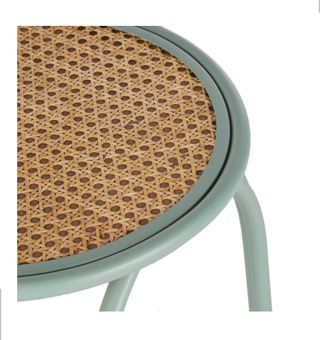 Sgabello ausiliario Maison du Monde in rattan e metallo