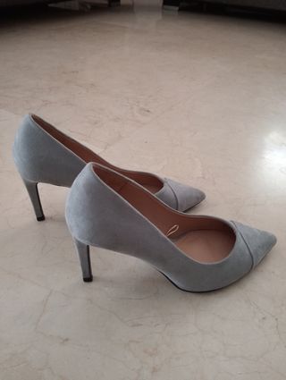 Zapatos de tacón Zara ante gris