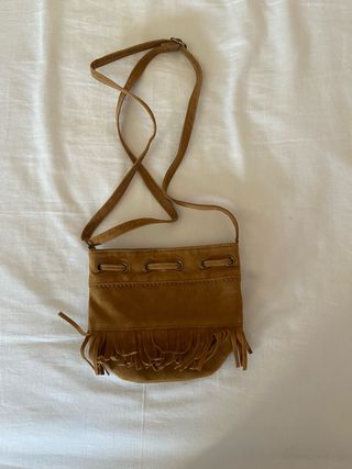 Bolso pequeño de ante con flecos