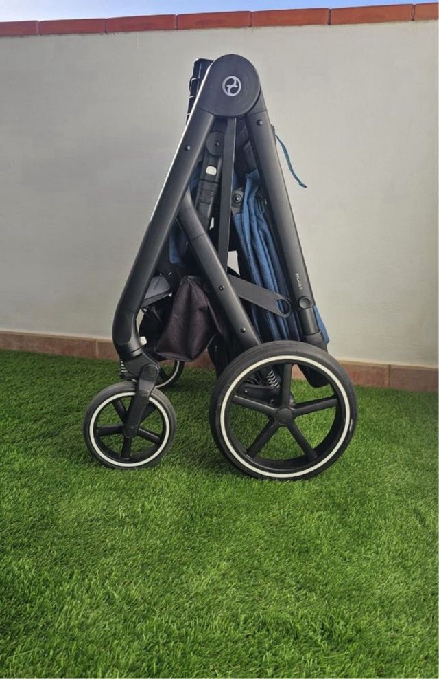 Carrito Balios S Lux Negro y Azul + portabebés