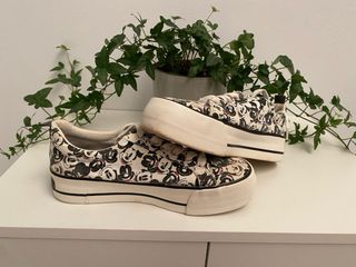Zapatillas Mickey Mouse. Número 37.