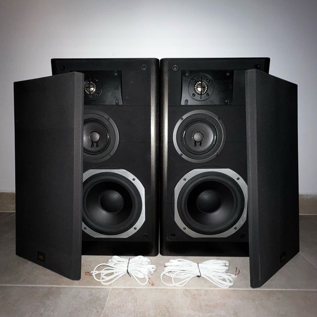 Altavoces JBL LX44 y Cables
