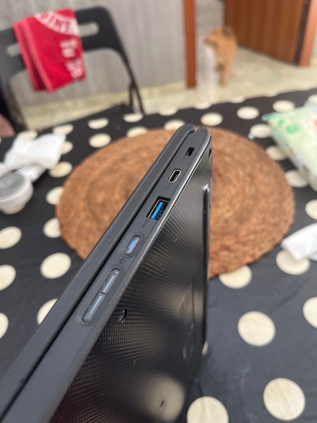 Chromebook Negro marca lenovo