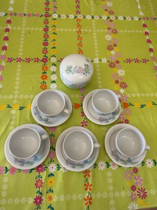 Set 5 tazzine con piattino e zuccheriera
