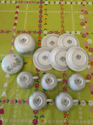 Set 5 tazzine con piattino e zuccheriera