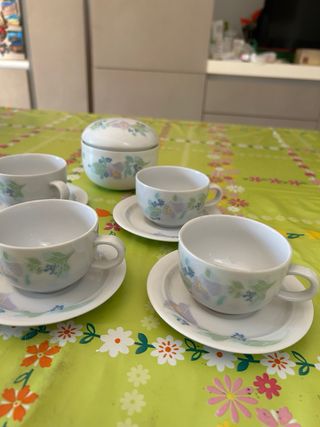 Set 5 tazzine con piattino e zuccheriera