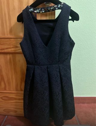 Vestido corto negro con pedrería Talla M