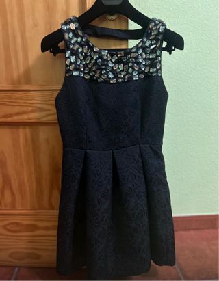 Vestido corto negro con pedrería Talla M