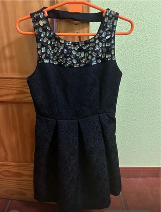 Vestido corto negro con pedrería Talla M