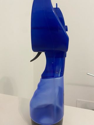 Ventilatore portatile a spruzzo blu