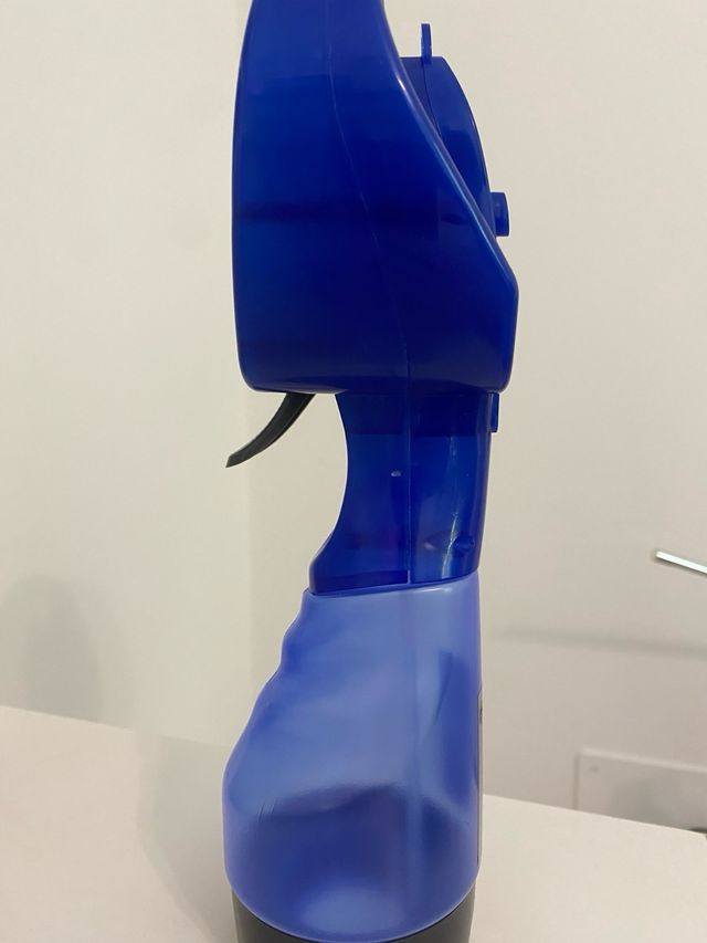 Ventilatore portatile a spruzzo blu