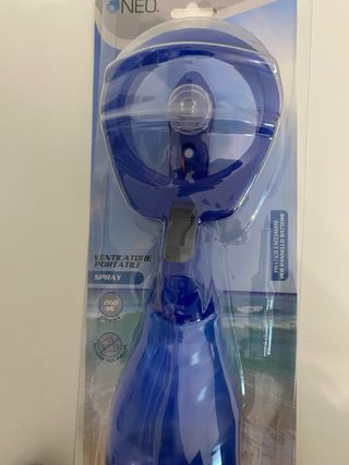 Ventilatore portatile a spruzzo blu