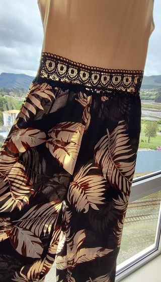 Mono de verano beige y multicolor talla S